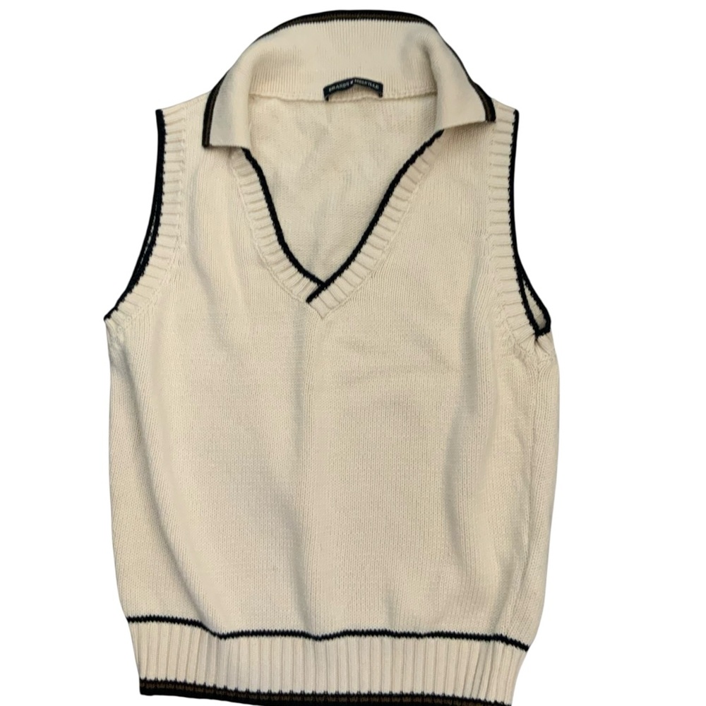 Brandy Melville Women's Cream Vest Knit Cotton Collar Small